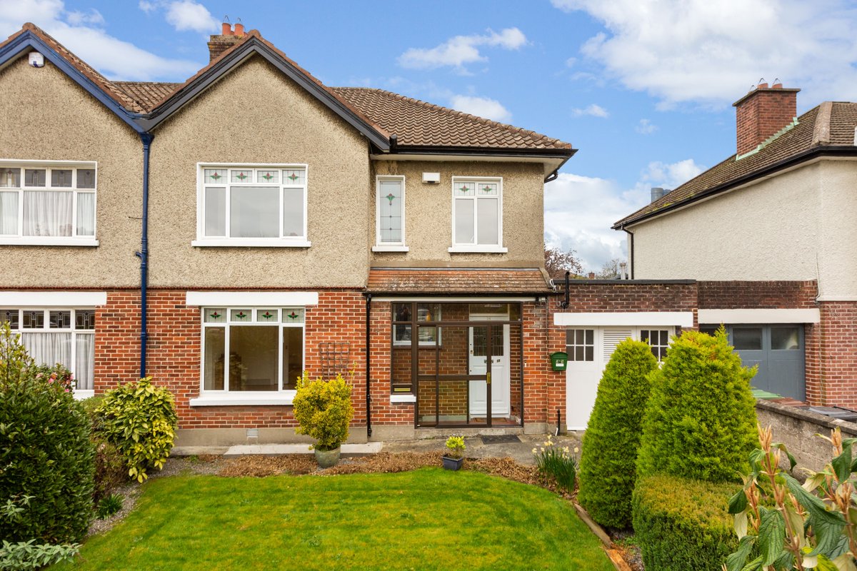 HermanWhiteEst's tweet image. 🎉 SOLD! 35 Butterfield Park, Rathfarnham 🏡
A beautifully renovated 4-bed semi with a stunning 85ft garden.

Thinking of selling in Dublin 14? Let's chat.
📩 hermanwhite.ie

#Sold #Dublin14 #Rathfarnham #HermanWhiteEstates