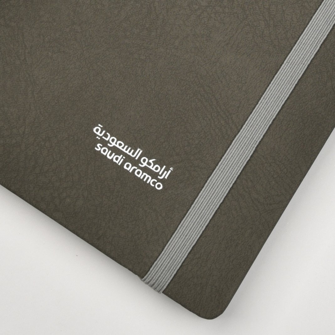 نوت بوك مصمم على ذوقك، يُحاكي هوية شركتك في كل صفحة.