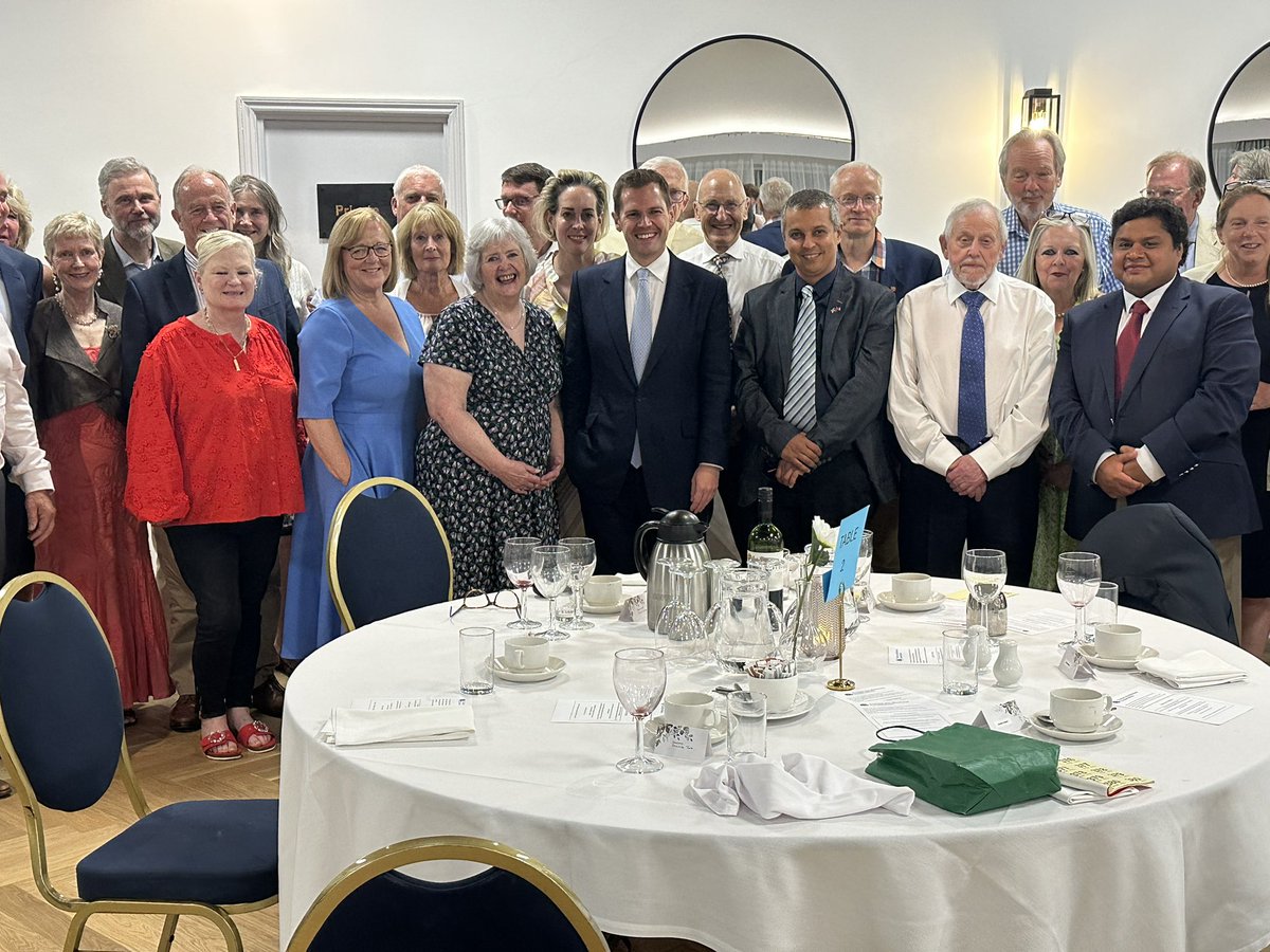 JPBWFarm's tweet image. Brilliant to have @RobertJenrick join us in Tiverton on Friday. What happens in Westminster has huge impacts in rural parts of the country.
Grateful to everyone who came, and to Robert for speaking so powerfully about the challenges ahead. The future won’t build itself! 🇬🇧