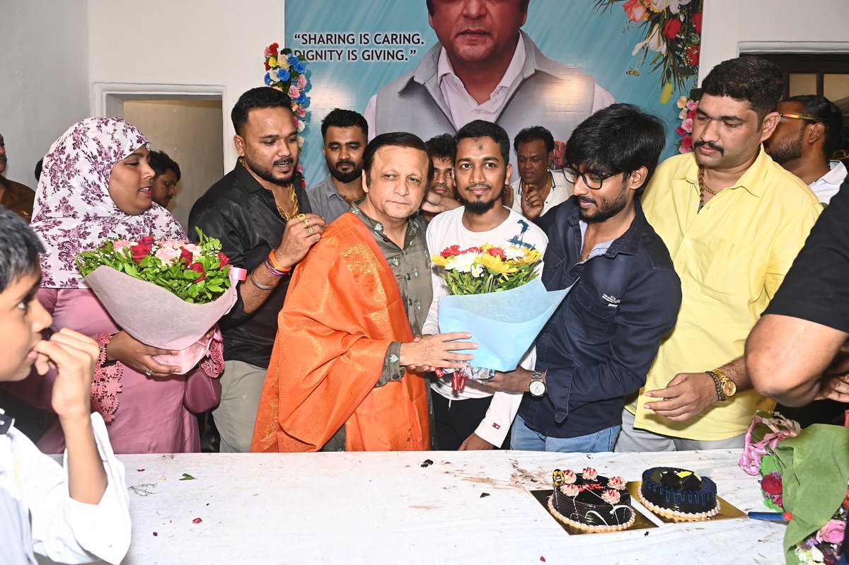 Had an Amazing evening with our mentor <a href="/Asifbhamlaa/">Asif Bhamla</a> <a href="/bhamlafoundatio/">bhamlafoundation</a> celebrating his Bday with loads of love and compassion for the society.
Man with Golden heart.
Thanks for serving the community always.