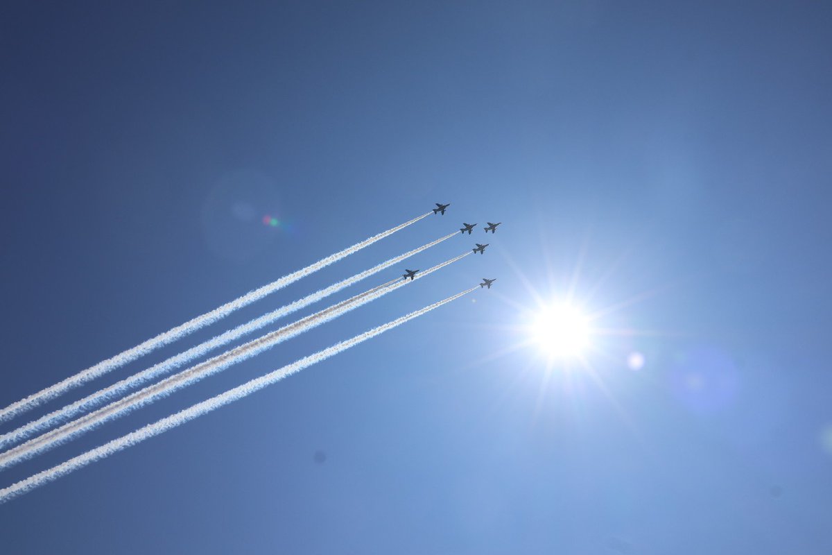 中学生の頃意味も知らずに演奏したブルーインパルス🎺、遂に実物拝見✈🌈youtu.be/WO3coMbjmLI?t=…
＃大阪の空を見上げよう
#ブルーインパルス
#大阪万博