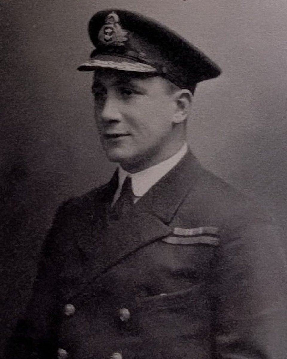 NatMuseumRN's tweet image. ⚓ Sir Max Horton is the most distinguished submariner in the Royal Navy's history. The medals show his illustrious service.
The Distinguished Service Order was awarded in 1914 for becoming the first submarine commander to sink the German cruiser Hela.
bit.ly/3nZHXeD