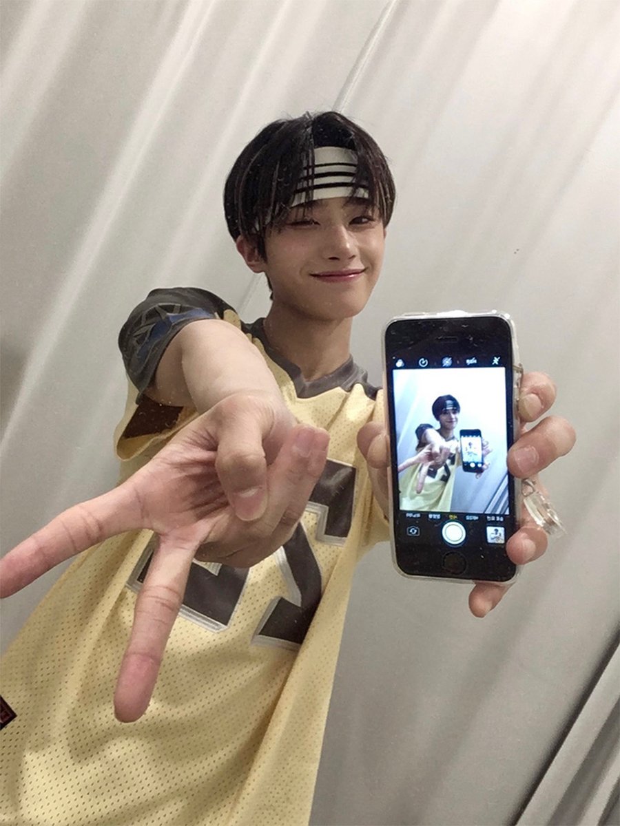 onepact_'s tweet photo. [ONE&amp;BEHIND❤️]

🪞🦊🤳

#ONEPACT #원팩트
#ONE_BEHIND
#YEDAM #예담 https://t.co/i7CZBfiRG2