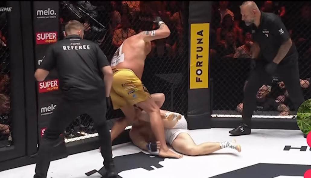 MMASPORTX's tweet photo. TOMASZA BÓG OPUŚCIŁ....

#famemma #apostol #najman #freaktfight #bog #boxdel #gala #fame #fame26 #famemma26 #walka #friki #freak https://t.co/moOELD6bzn