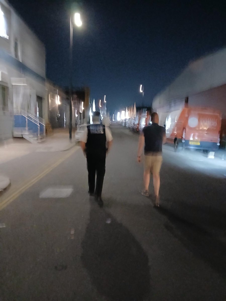 MPSNorthActon's tweet photo. SNT North Acton finished the week on a late shift, conducting a joint operation with a units from  Environmental Food and Workplace Safety as well as Planning Permission,  in regards to the Shisha Lounges on our ward.
#yourlocalmet https://t.co/mWeOGuVxn9