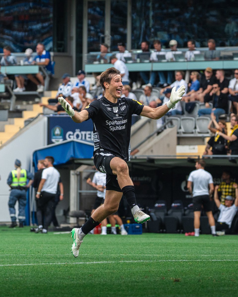 gulsvart_filip tweet media