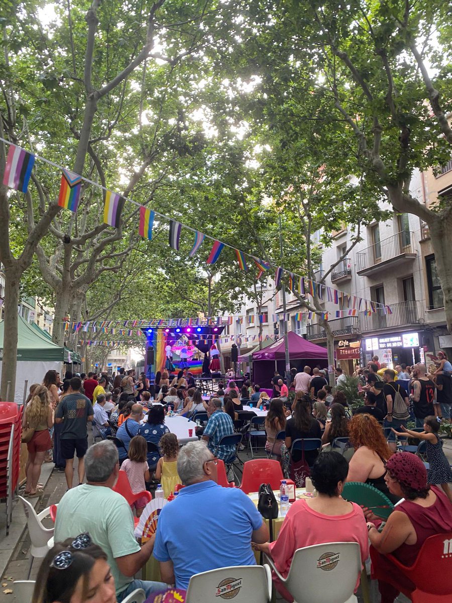 PobleActiu's tweet photo. 🏳️‍🌈🏳️‍⚧️ Fa una setmana de la festa de l’orgull organitzada per @OrgullAnoia a la Rambla Sant Isidre.

Des de @PobleActiu, reclamem polítiques LGTBI+ tot l’any per combatre el sexili i garantir que tothom pugui viure i treballar a Igualada. Gràcies per la lluita! ❤️ https://t.co/dG8Z7rUqz2
