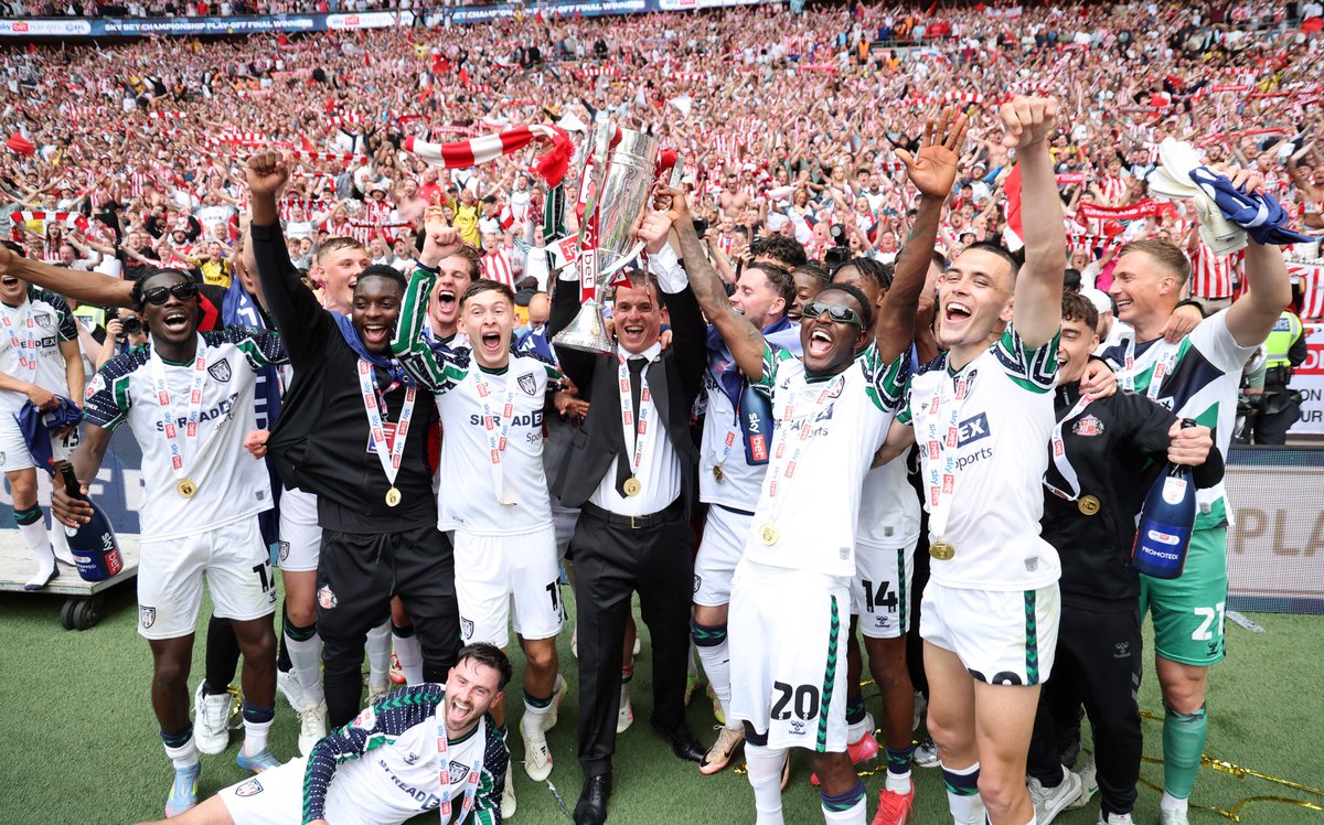 Setelah absen sejak 2017, Sunderland kembali ke Premier League dengan gaya. Mereka langsung menggebrak bursa transfer dan sudah menghabiskan sekitar £105,8 juta untuk 6 pemain. Ada satu nama menarik yang patut diikuti. 

Sebuah utas