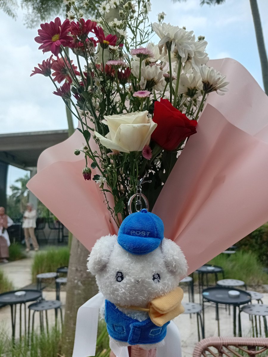 Oshtaniaexo tweet media