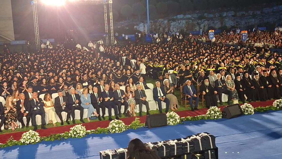 GeorgesAdwan's tweet image. تلبية دعوة رئيس جامعة البلمند الدكتور إلياس وراق لحضور مأدبة غداء بحضور وبركة غبطة البطريرك يوحنا العاشر والدبلوماسي السيد مايكل أنجل موراتينوس، وبعدها حفل تخريج طلاب جامعة البلمند