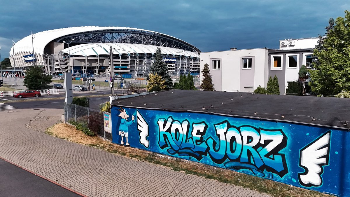 KaWu upiększył okolice stadionu 🔥 🔵 ⚪