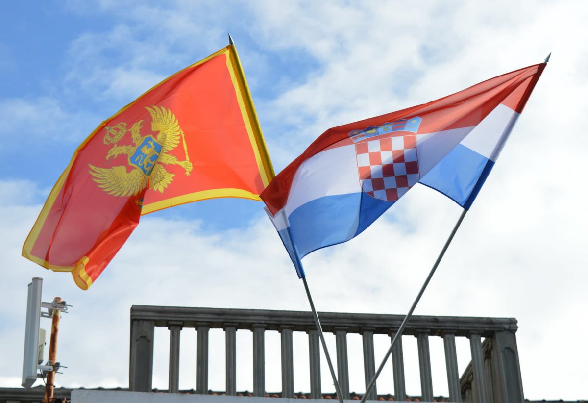 grlicradman's tweet image. Povodom Dana državnosti Crne Gore, upućujem iskrene čestitke crnogorskom narodu i kolegi @ErvinIbrahimov1. 🇭🇷🇲🇪
Neka ovaj dan bude dostojanstveno podsjećanje na povijesni trenutak obnove  državnosti i izraz ponosa crnogorskog naroda i svih njezinih građana, uključujući autohtonu…