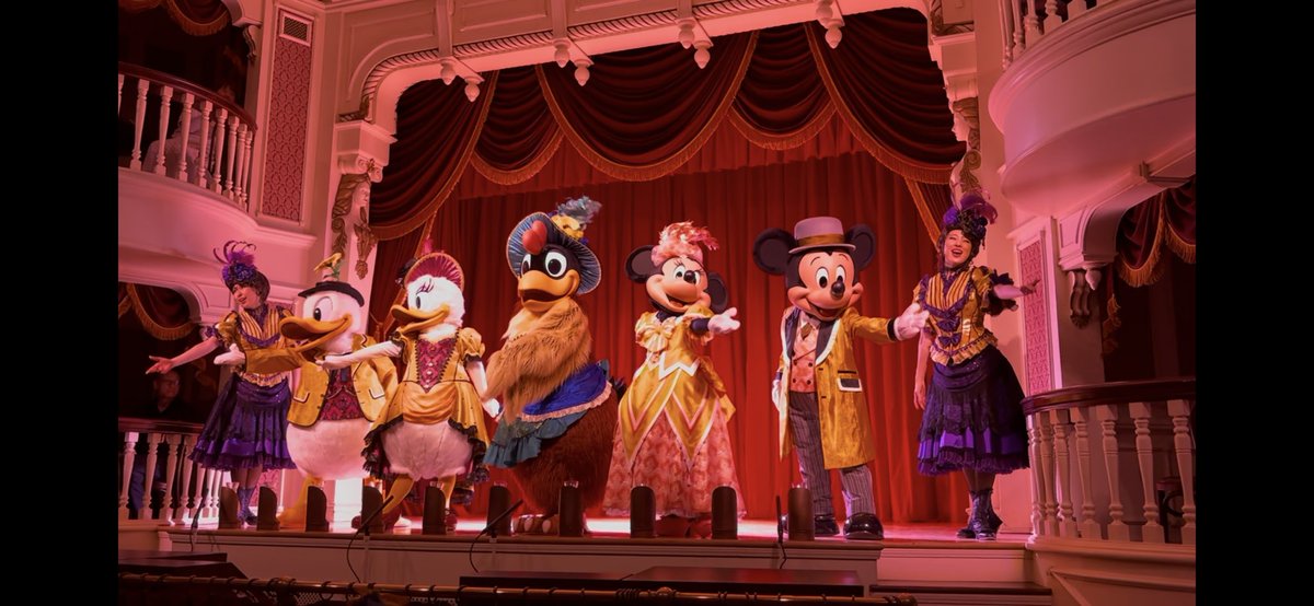 約1年ぶりのランド✨バラマスS席リベンジ成功✨なんて素敵なショーなんだ！早く出会いたかった😆
久々のハモカラはDPA2列目がいない模様