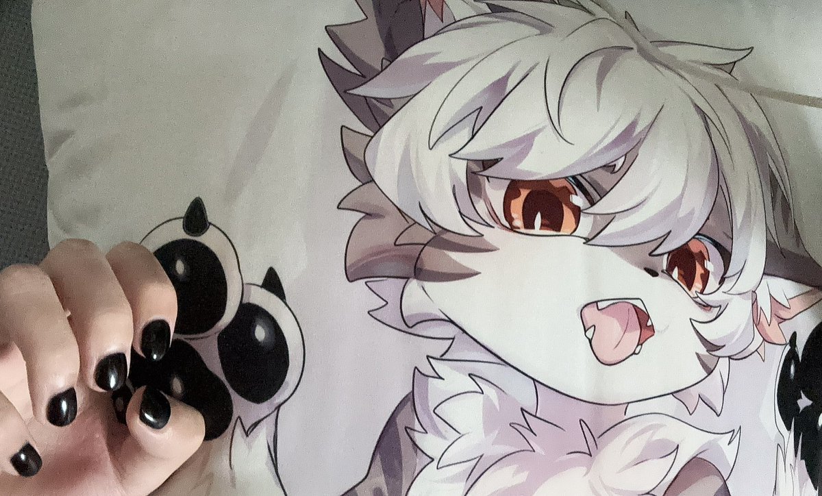WolfNeoX's tweet photo. 是同款颜色的爪爪！！ https://t.co/KCBj1TD64A