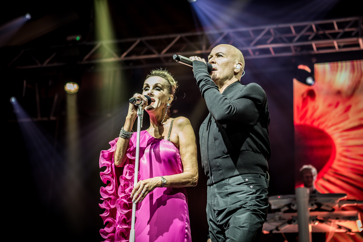 On Monday's Show 7pm - 9pm <a href="/BBCRadioCymru/">Radio Cymru</a> I'll be looking back at the gigs <a href="/llangollen_Eist/">Llangollen International Eisteddfod</a> <a href="/LlangollenPavil/">Llangollen Pavilion</a> and tracks by <a href="/humanleagueHQ/">THL</a> <a href="/claregrogan2/">Clare Grogan</a> <a href="/thechristians/">THE CHRISTIANS OFFICIAL</a> 
Pics@ Cuff &amp; Taylor
bbc.co.uk/programmes/b07…
