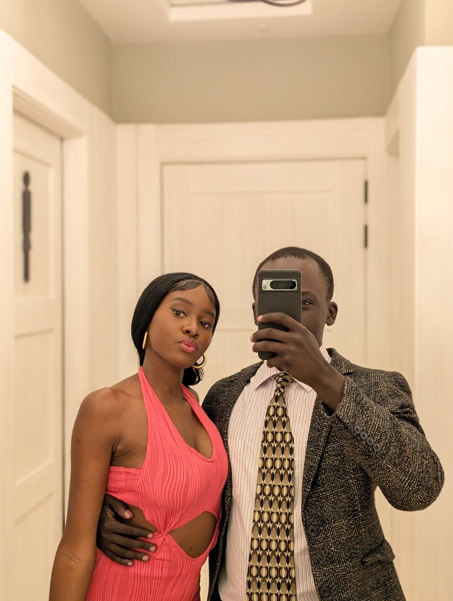 Wuodnyakach_'s tweet photo. A girlfriend that loves you when you have nothing, has another boyfriend. https://t.co/ctX1eeU9fi