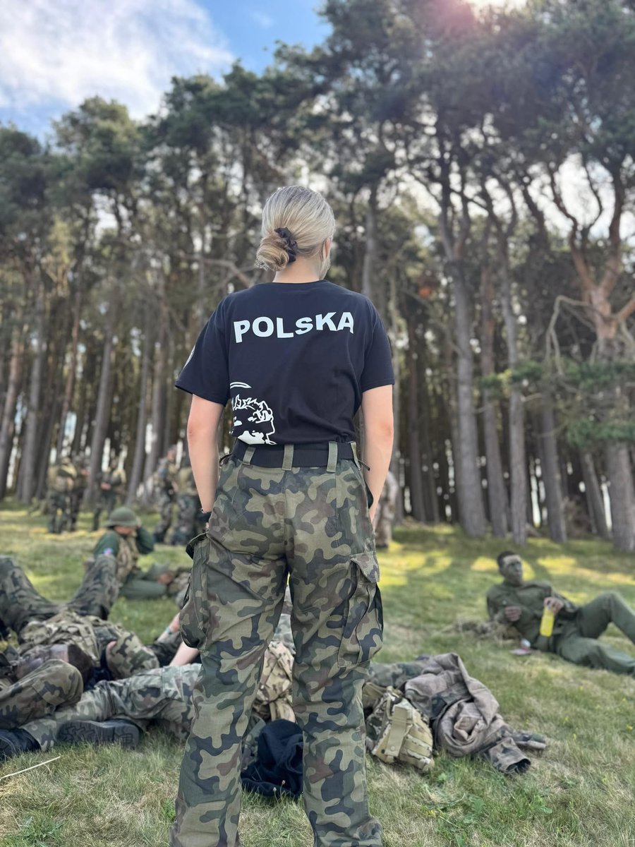 comdtnacf's tweet image. Barry Budden Day 6 – Ranges
The highlight of Day 6 was the live-fire session with the Cadet L98A2 5.56mm rifle. Under the blazing sun, each international and UK cadet teamed up for a shoot detail, focusing on precision grouping and scoring at distance. From shouldering their…