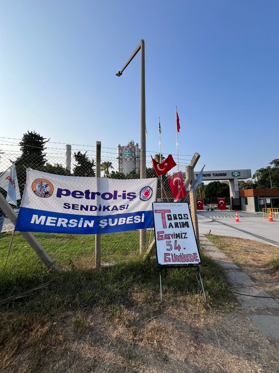 Petrol-iş Mersin Şubesi (@mersinpetrolis) on Twitter photo Toros Tarım'da Grevimizin 54. Günü...
<a href="/tekfen_holding/">Tekfen Holding</a> <a href="/torostarim/">Toros Tarım</a> #tekfenholding #torostarim #petrolis #petrolismersin
#direnedirenekazanacağız #kazanacağiz
#işçilerinbirliğisermayeyiyenecek Toros Tarım'da Grevimizin 54. Günü...
<a href="/tekfen_holding/">Tekfen Holding</a> <a href="/torostarim/">Toros Tarım</a> #tekfenholding #torostarim #petrolis #petrolismersin
#direnedirenekazanacağız #kazanacağiz
#işçilerinbirliğisermayeyiyenecek