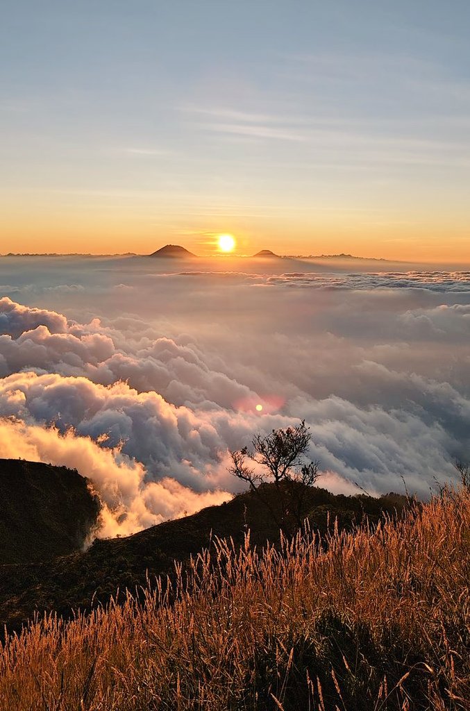 Allah’tan başka kimseye
 ihtiyacın olmadığına inanırsan Allah da seni kimseye 
Muhtaç etmez..
