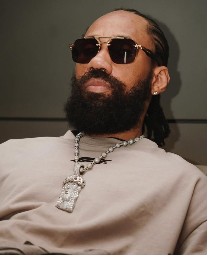 Zika_gfx's tweet image. Your favorite song by Phyno but you're not allowed to mention God's willing ?? Don't air me!!