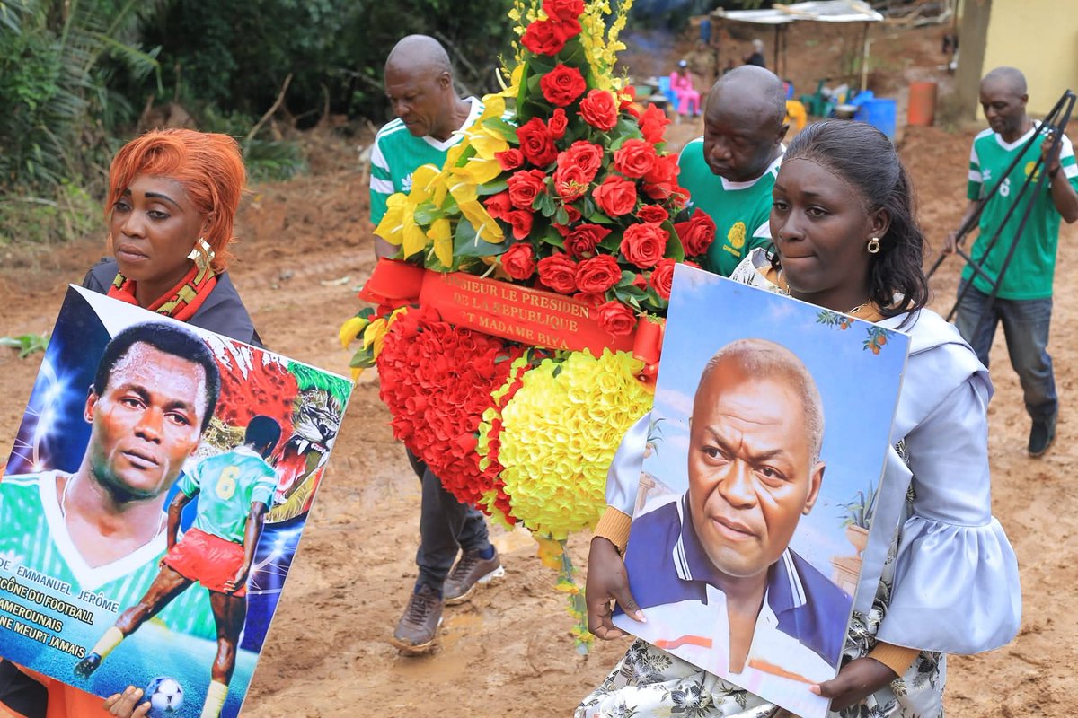 TheCameroonianZ's tweet image. Quelques images des obsèques de l'ancien capitaine des Lions Indomptables, Emmanuel Kundé.

#RIPKunde #FECAFOOT #Cameroon