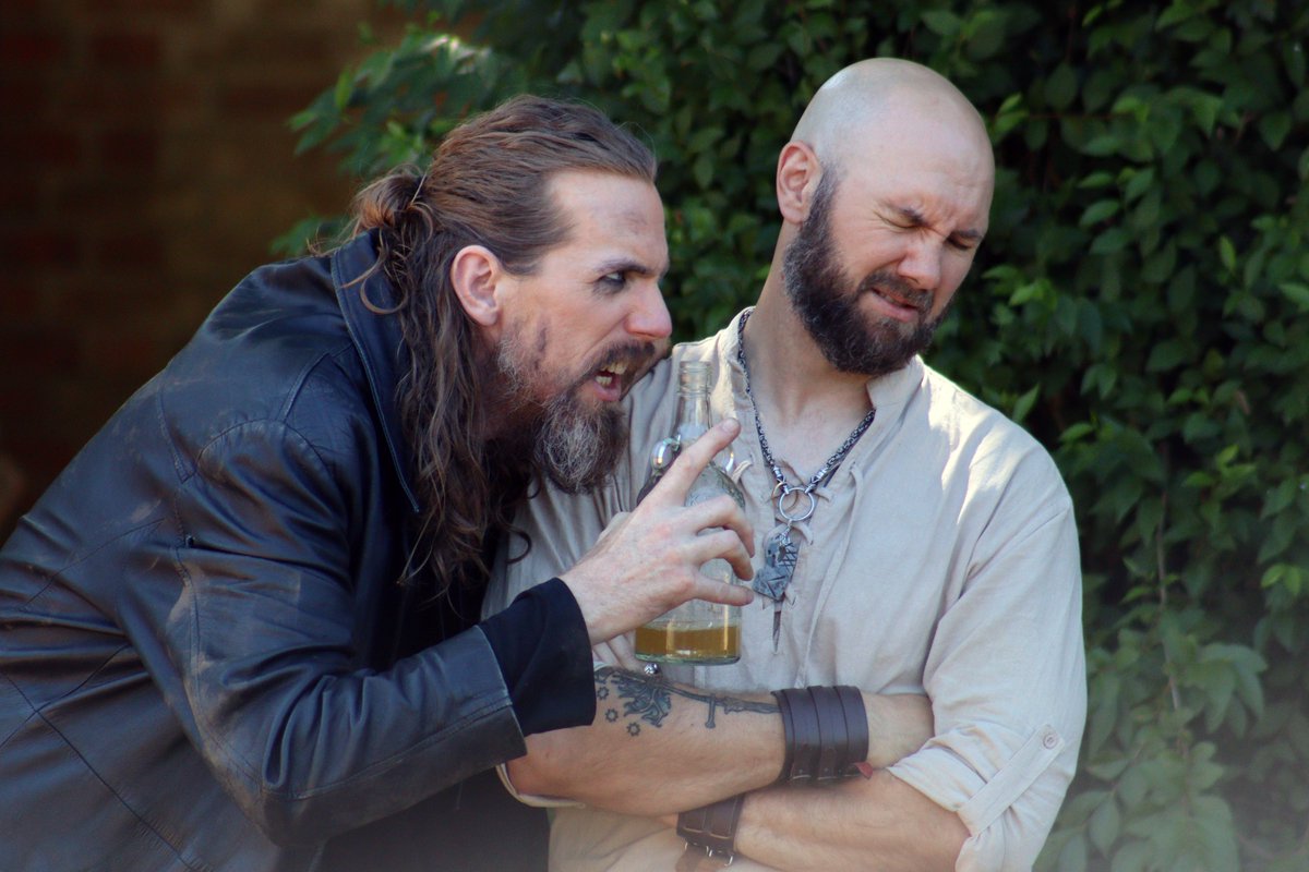 UnboundTheatre's tweet image. After a wonderful afternoon at Ascott Estate we're concluding Week 2 of our 'Macbeth' tour with a matinee at @Kings_Head. Join us there TODAY (13 July) for a 2pm matinee - free entry!
#TellGreatStories #BucksShakespeareFest