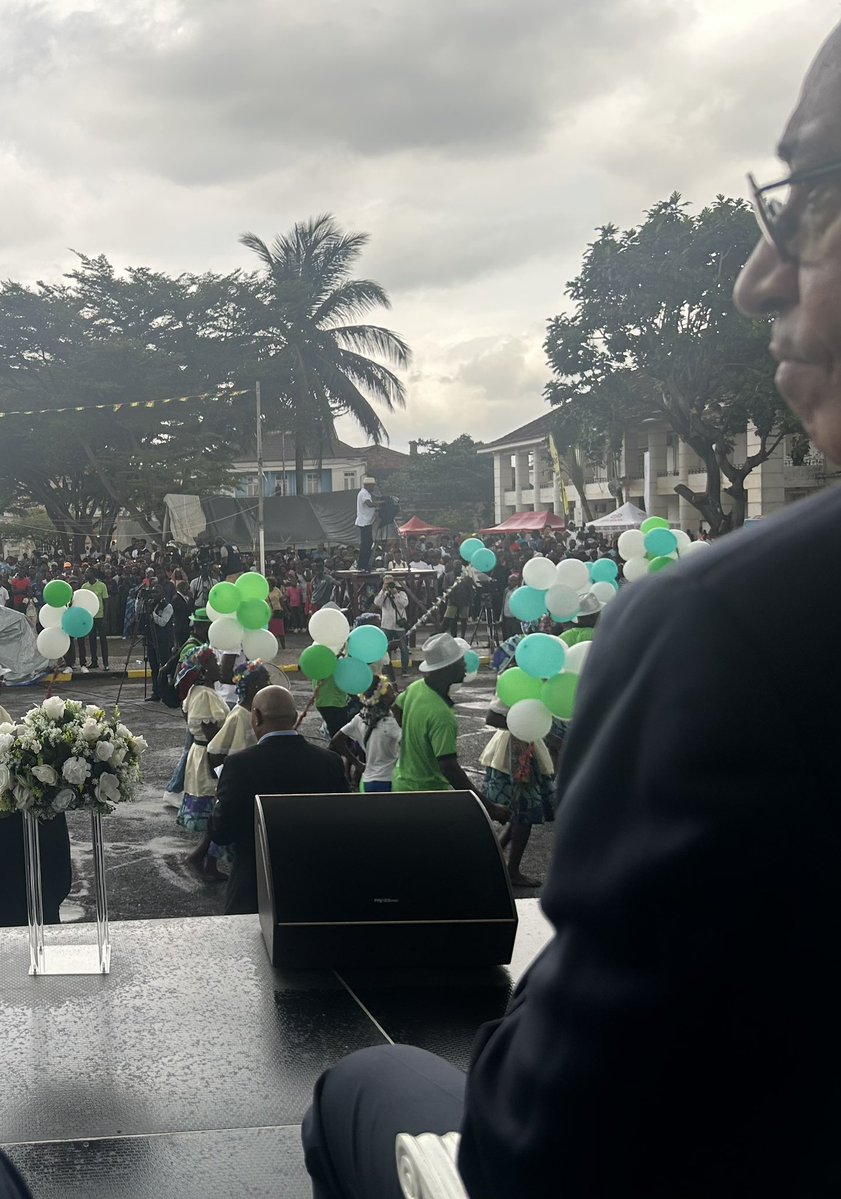 UNOPS_Chief's tweet image. Foi uma honra representar o SG @antonioguterres na celebração dos 50 anos da Independência de São Tomé e Príncipe 🇸🇹. Hoje homenageamos a coragem dos que lutaram pela autodeterminação e a visão dos que contruíram uma nação enraizada na paz, justiça e desenvolvimento sustentavel.