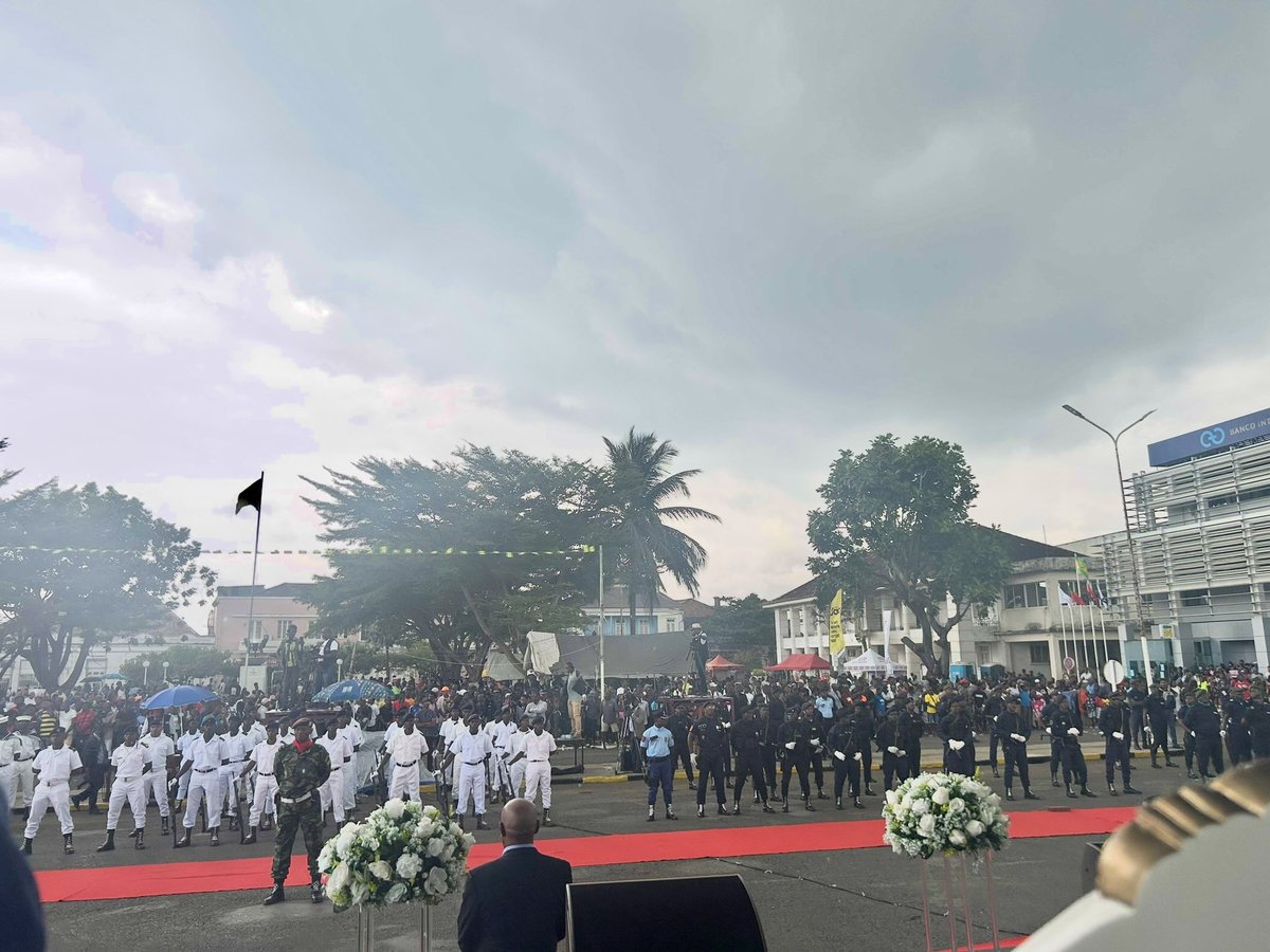 UNOPS_Chief's tweet image. Foi uma honra representar o SG @antonioguterres na celebração dos 50 anos da Independência de São Tomé e Príncipe 🇸🇹. Hoje homenageamos a coragem dos que lutaram pela autodeterminação e a visão dos que contruíram uma nação enraizada na paz, justiça e desenvolvimento sustentavel.