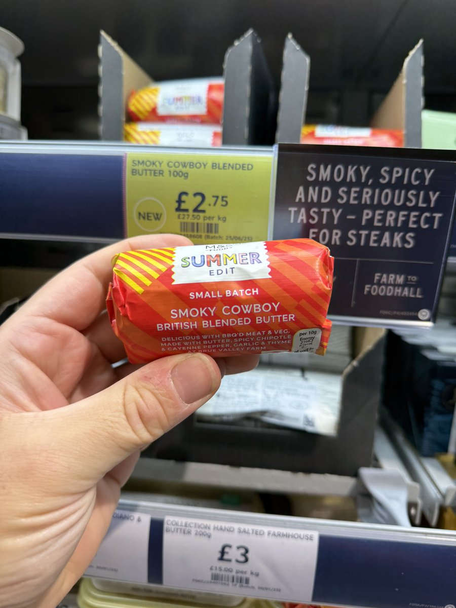 All_Things_New_'s tweet photo. New Finds! 👀At M&amp;S @marksandspencer @Cacaolat #mandsfood #thisisnotjust #cacaolat #butter #strawberryandcremesandwich #wellthisisnew https://t.co/weeI583HE4