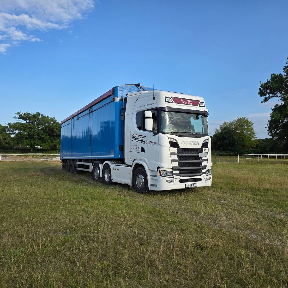 ScaniaUK's tweet image. When your Scania truck’s your office and the horizon’s your destination, one day at work can feel like a week of freedom.
Isn't MDC Transport Services’ magnificent #scania a glorious sight as it waits to get back out on the road?