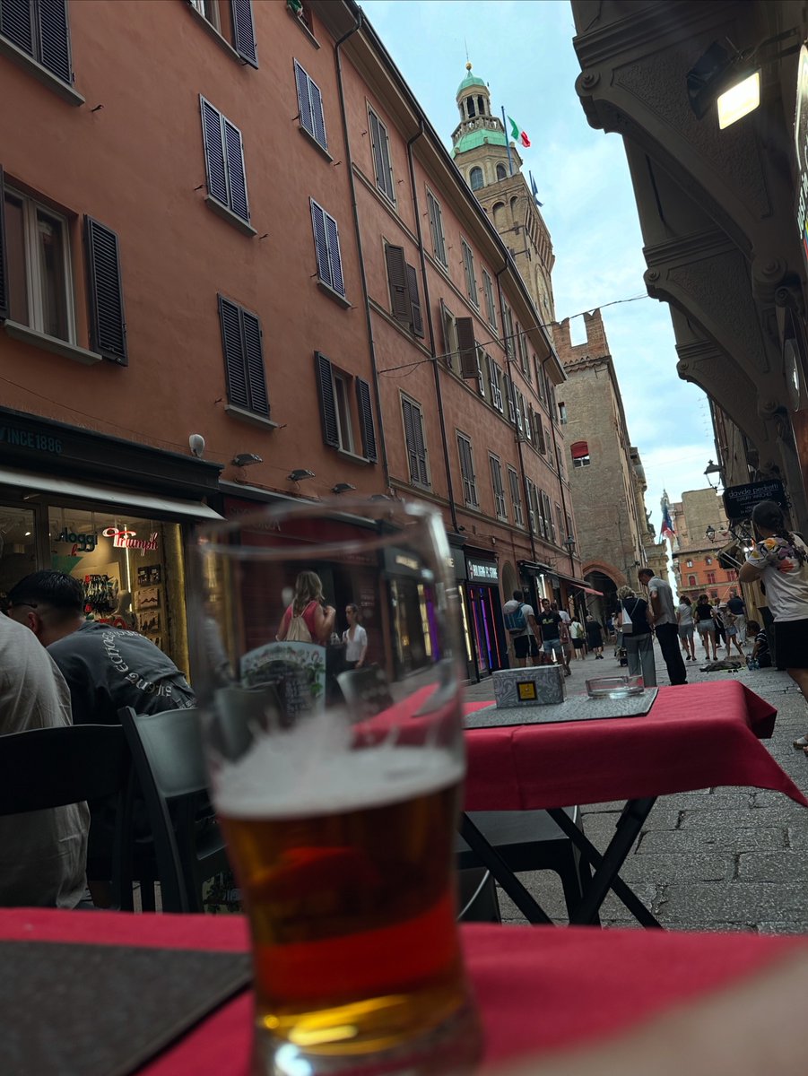 EvanHandler's tweet image. Just an early afternoon, moments before some rain, in #Bologna, #Italy #Italia
