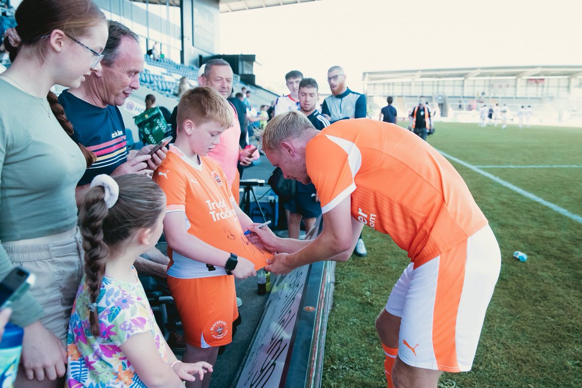 First outing in new colours 🍊 <a href="/BlackpoolFC/">Blackpool FC</a>