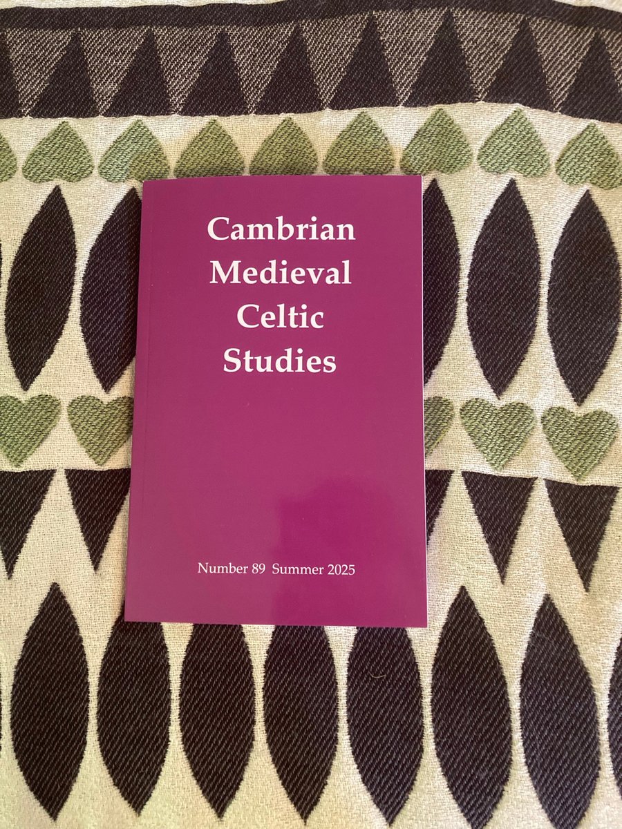 Newydd ymddangos y mae rhifyn yr haf - rhif 89. Tanysgrifiwch am £10 y flwyddyn (dau rifyn gan gynnwys y post). Ni chewch well bargen yn unman.
cmcspublications.com