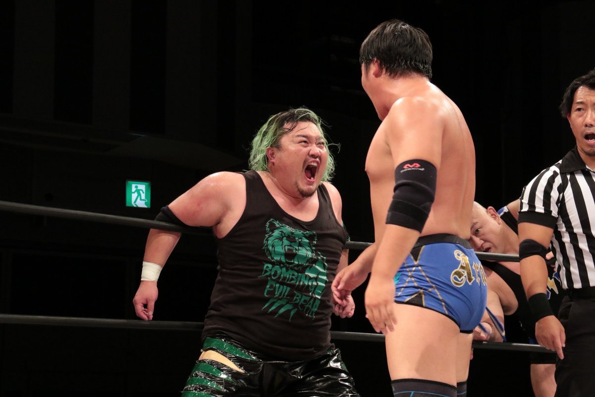 oneshoulder_k's tweet image. 大阪プロレス伊丹AIホール大会、暑い中ご観戦いただいた皆様ありがとうございました!!
アレクサンダー大塚選手の入場曲、
青西高嗣さんの生歌で「AO Corner」はシビレました!一緒に入場できたことで感無量でした!
ありがとうございました!
#大阪プロレス
#mo_pw