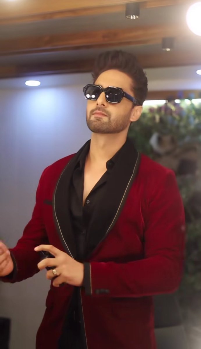 WithhLoveAnnie's tweet image. ROHIT PUROHIT, MAN, YOU'RE FINE AF!

#Yrkkh #RohitPurohit #ArmaanPoddar