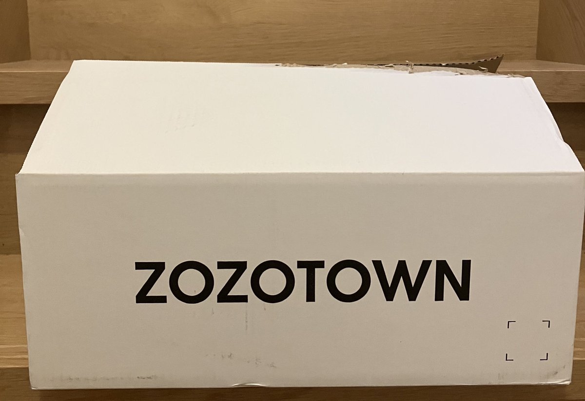 kiririri336's tweet image. なんで白い箱？と思ったら☺️
夏の準備を購入したやつ〜✌️🍉
当たりますように。
 #ZOZOSALE箱CP