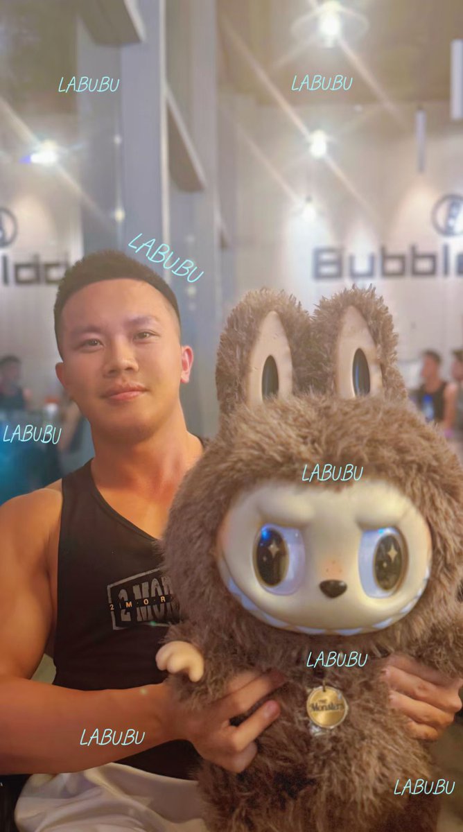 Homo_IVF's tweet photo. 和#labubu 合影
生宝宝，不是“完美人生必须项”，但若是你心底有过“想感受这份羁绊”的念头，不妨给自己��小生命一个相遇的可能❤️#同性代孕 #单身代孕 #性别定制 #LGBT #包成功套餐  #代孕 #LGBT代孕  #广州代孕 #拉拉代孕 #深圳代孕  #广东代孕 #试管婴儿 #高龄试管 #试管代孕  #夫夫代孕 https://t.co/dKnnugp2on