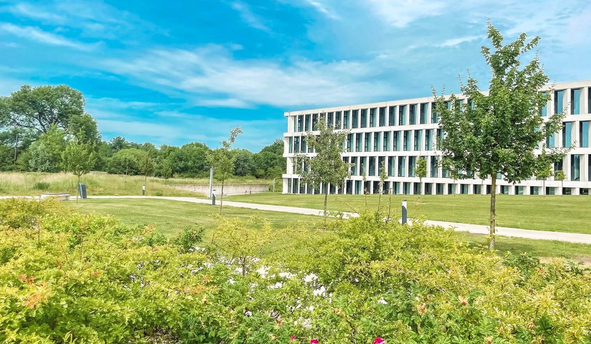 Zomer in <a href="/azgroeninge/">az groeninge</a>  
Geniet van uw zondag. 
#vrtweer #Kortrijk #zorg