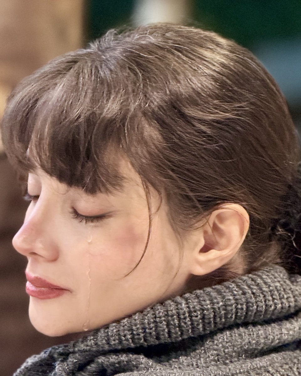 parisa_khazaeee tweet media