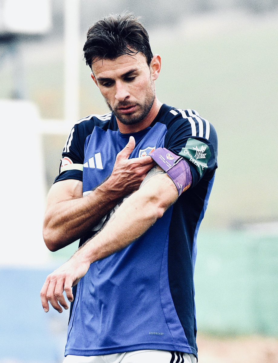 ¡Feliz domingo, azulillos! 🙌🏼

(Uno menos) 😬

#EsLoQueEres 💙