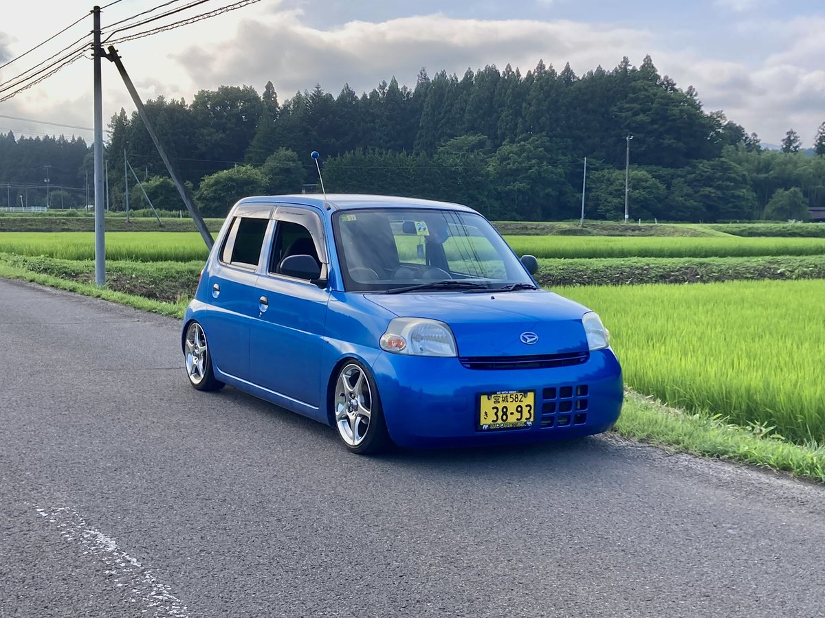 ta_s_o_'s tweet image. ホイール替えました‼️
トヨタ MR-S 純正オプション ホイール
F:15×6.5j+45
R:15×6j+45
ツラは甘いけど15インチに見えなくてキモいから満足