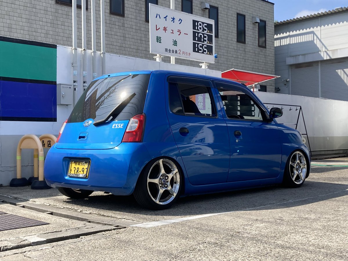 ta_s_o_'s tweet image. ホイール替えました‼️
トヨタ MR-S 純正オプション ホイール
F:15×6.5j+45
R:15×6j+45
ツラは甘いけど15インチに見えなくてキモいから満足