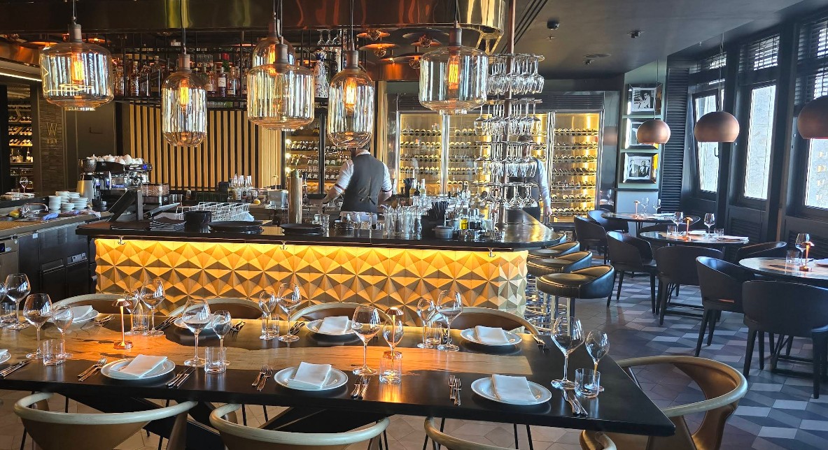 GvudYwEa4AAveFA?format=jpg&name=medium