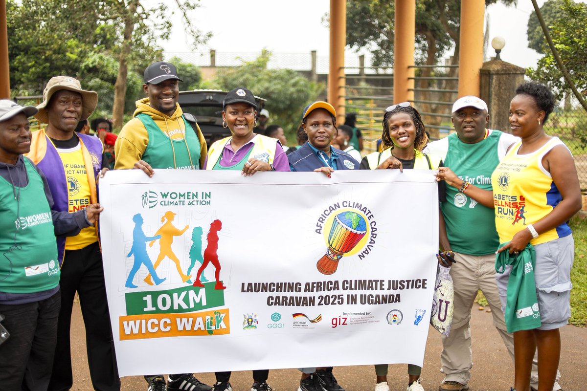 AliDidaat's tweet image. Taking a stand for the planet! We walked for climate change awareness in Entebbe City, promoting sustainability and action for a greener future #ClimateAction #SLCTripWithKAOPP_D2 #شجون_الهاجري