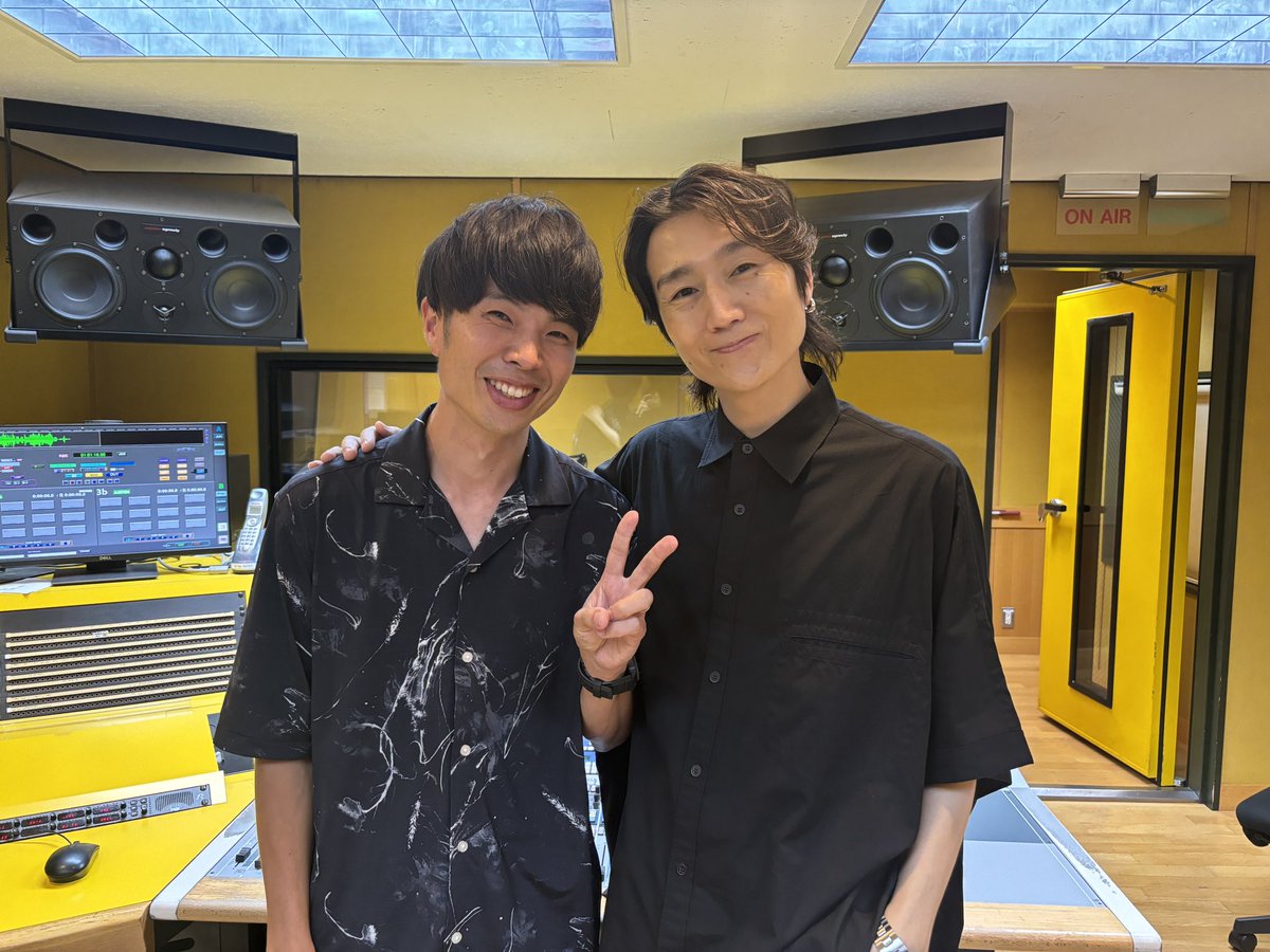 FM802 on X: 