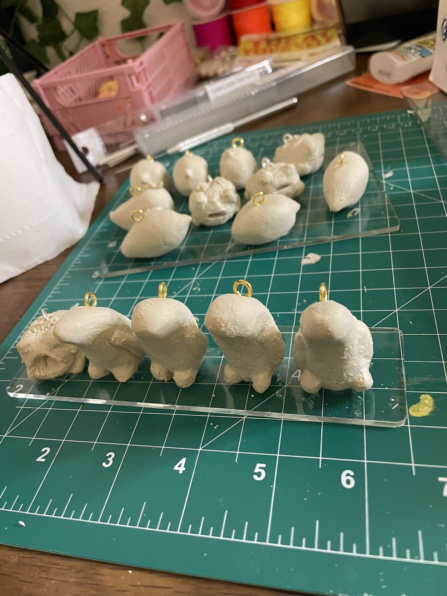 9xijie's tweet image. crusty ahhh keychains