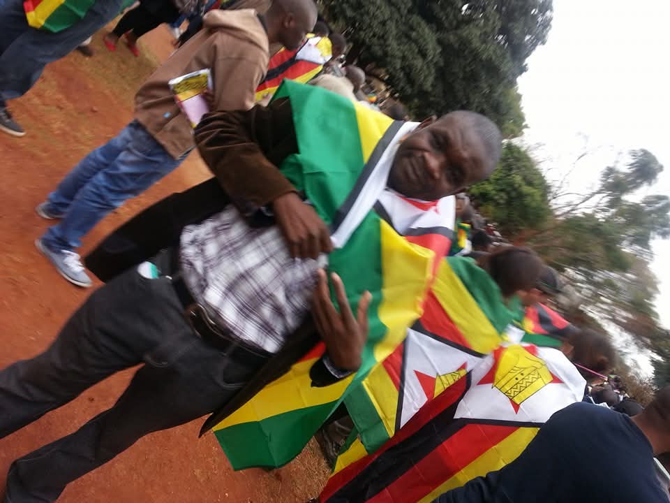 NorestMarara's tweet photo. 9 years ago in 2016,pastor Evan Mawarire launched #ThisFlag,a MOVEMENT which shook the Mugabe regime to its very foundations. A few weeks later it fizzled into oblivion. Only structured political parties with a clear ideological plan survives the onslaught by evil governing parties like Zanupf.