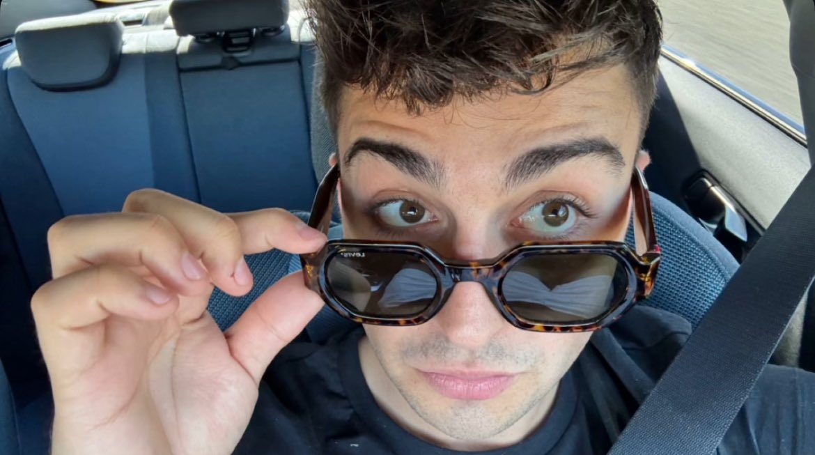 las gafas siendo las protagonistas del verano de juanjo