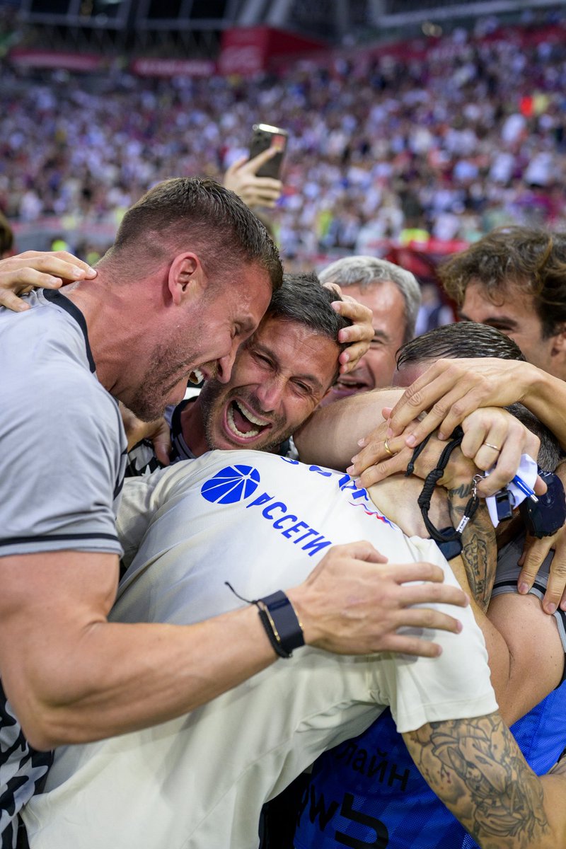 Russian Super Cup CHAMPIONS!! 🏆🥇
So proud to be part of this <a href="/pfc_cska/">ПФК ЦСКА Москва</a> family!
Massive congratulations to everyone involved.
Hard work and humility — that’s the only way forward. No shortcuts! 💪🏽🔥 <a href="/joseblesanutri/">Jose Blesa</a>