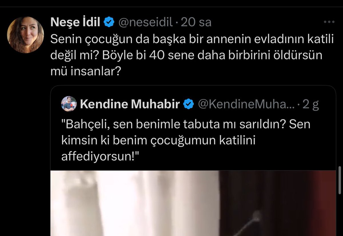 Şehit annesine ettiği lafa bakın. Siz bu lafları nasıl yutuyorsunuz cidden inanılmaz. Yenir, yutulur laflar değil.